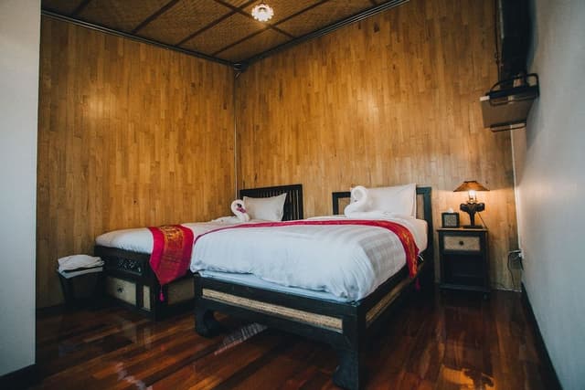 Twin Bed Room
