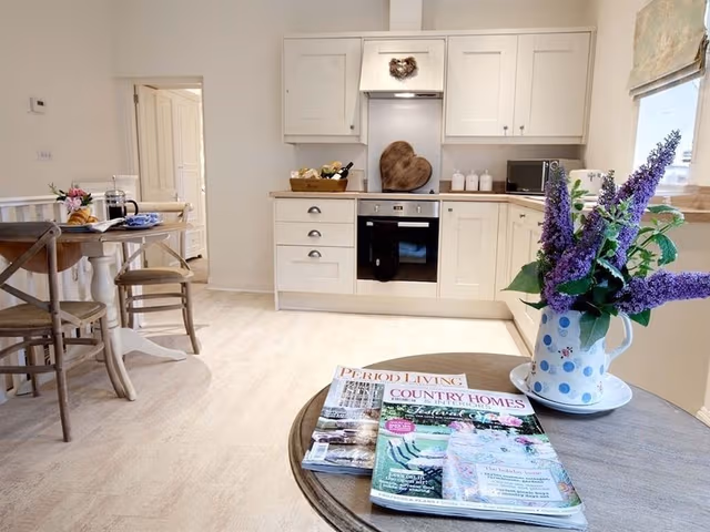 Luxury Apartment, Ensuite, Garden View