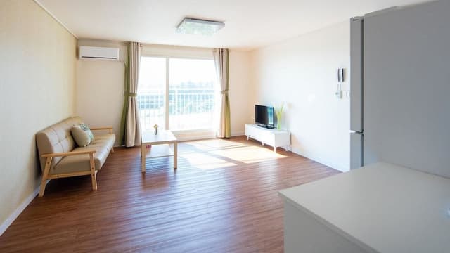 Family Room (Deluxe)