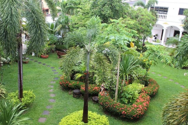 Family Room, 1 King Bed with Sofa bed, Garden View, Garden Area