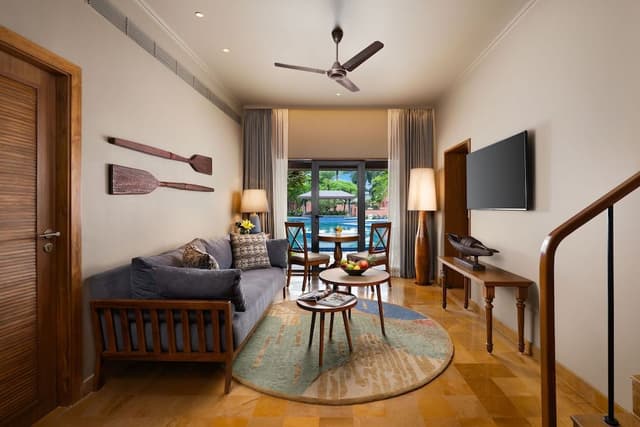 Deluxe Duplex with Jacuzzi