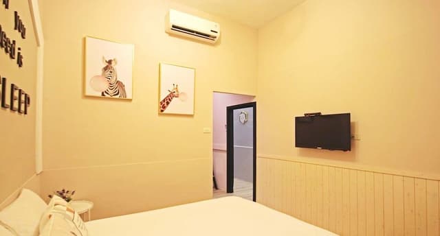 Classic Loft, Multiple Beds (2F)