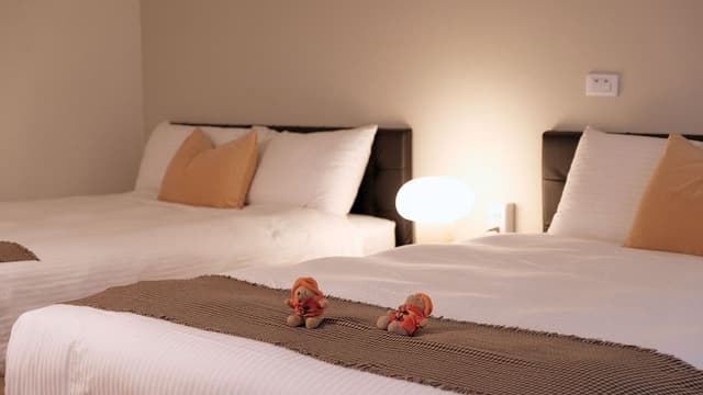 Room (6-Person)