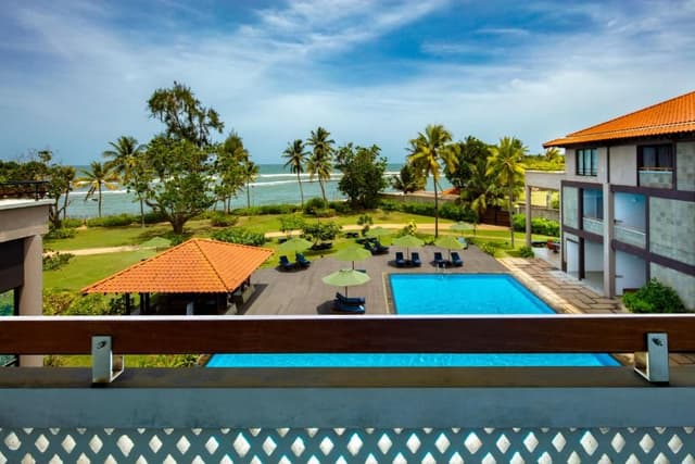 Deluxe Pool Terrace Twin