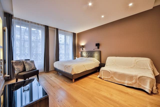 Traditional Apartment, Private Bathroom, City View (302)
