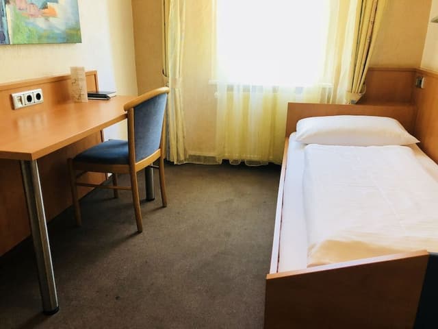Basic Single Room, 1 Twin Bed, Non Smoking