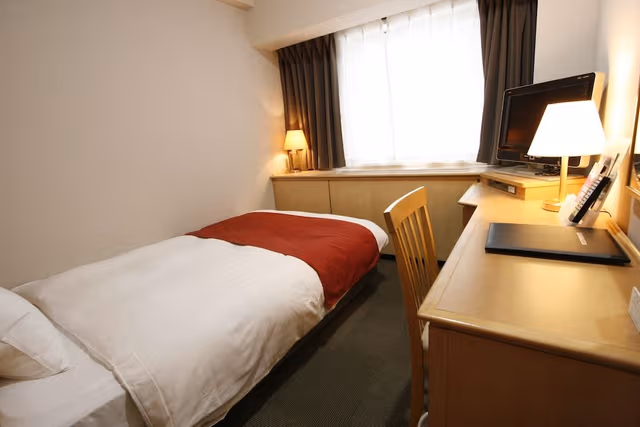 Single Room, Smoking