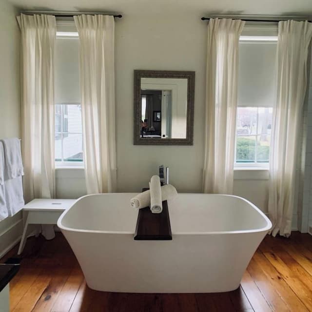 Premier Room, 1 King Bed, Fireplace