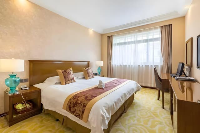 Business Suite Room