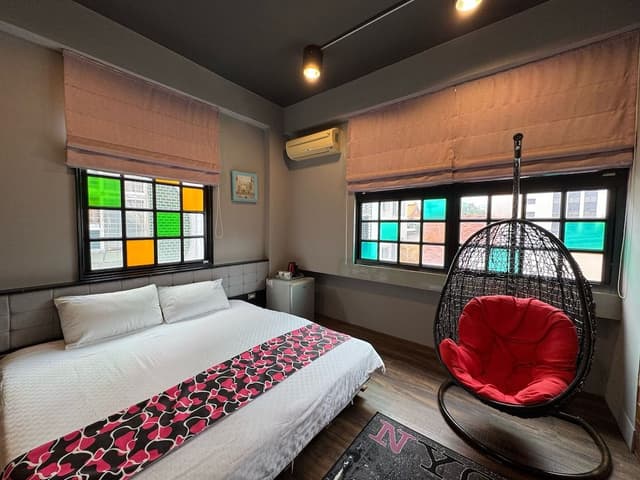 Double Room (Silver)