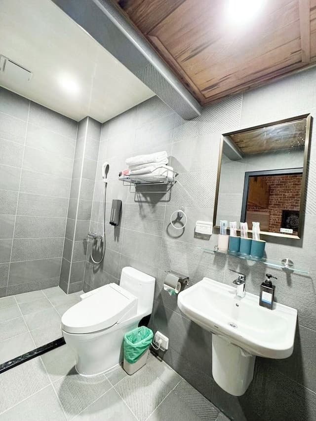 Superior Quadruple Room (F)