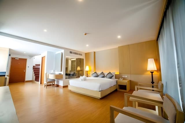 Executive Suite with Outdoor Bathtub
