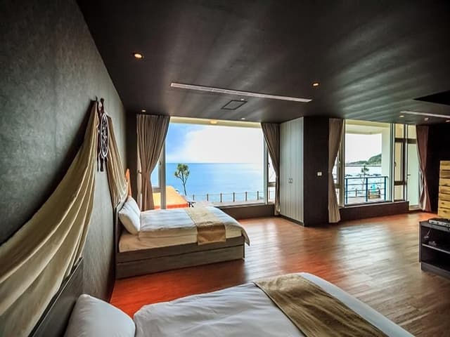 Club Ocean View Terrace Suite