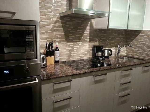 Premier Condo, 1 Queen Bed, Kitchen