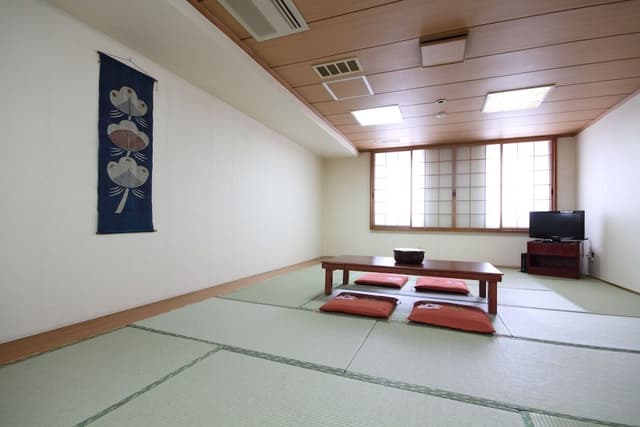 Japanese Superior Room, Smoking