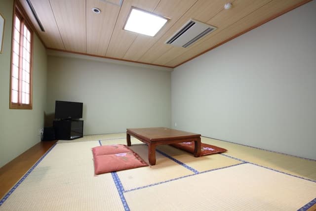 Japanese Superior Room, Smoking