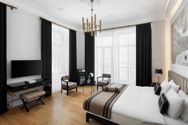 Deluxe Double Room French Bed