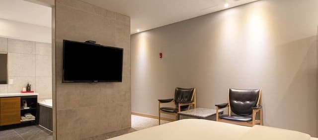Signature Room