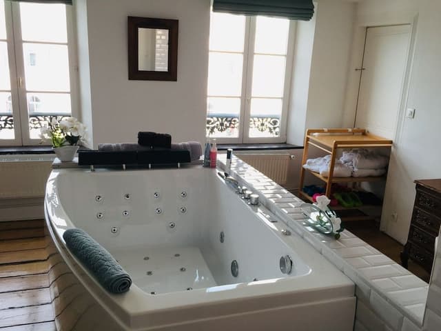 Premium Suite, 2 Bedrooms, Jetted Tub, Garden View