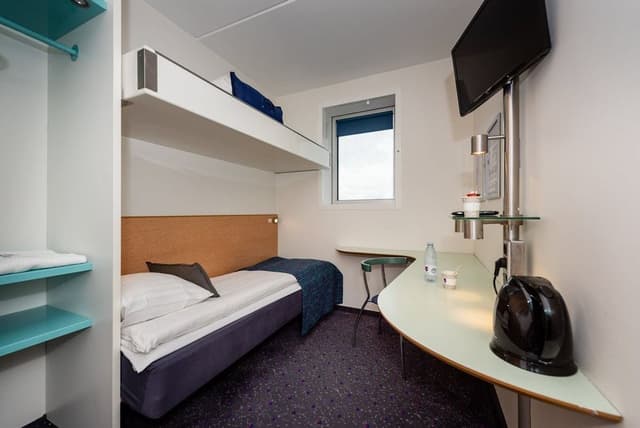 Economy Room