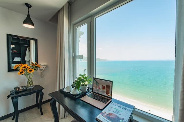 Sea Front Single Twin