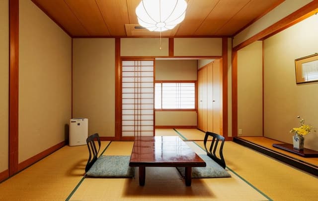Traditional Room, Smoking