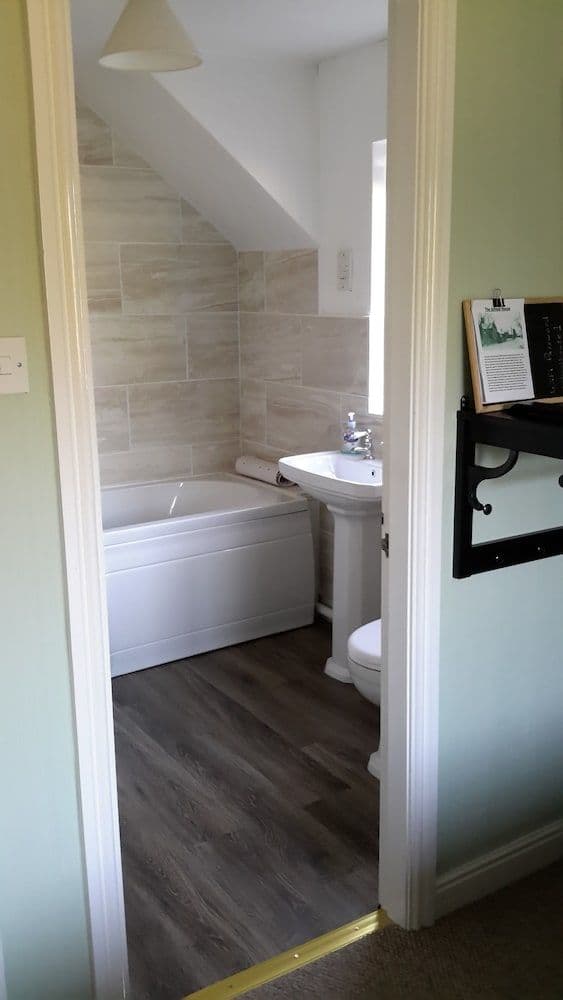 Double Room, Bathtub (English)