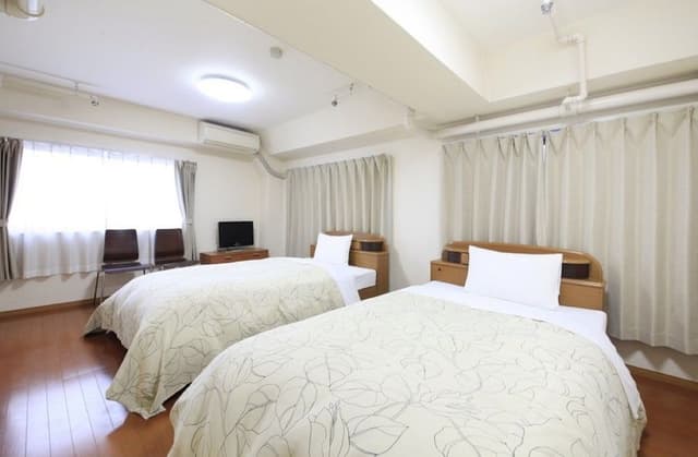 Family Room (W/ Washing Machine)
