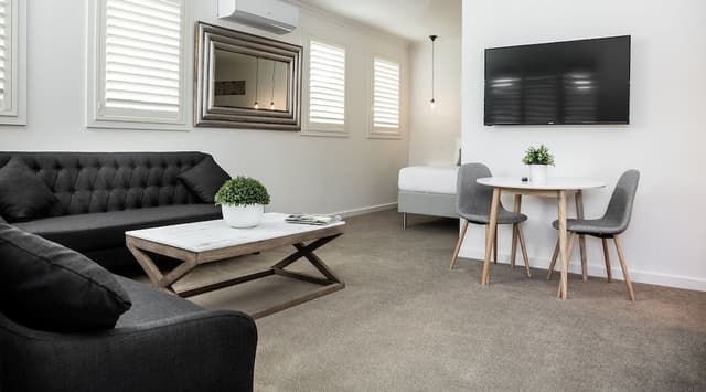 Studio Apartment Twin Queen