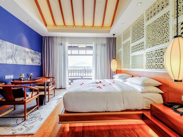 Deluxe Room King Bed