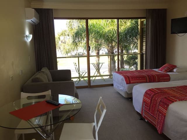 Deluxe Twin Room, 1 Bedroom, Kitchenette, Sea View