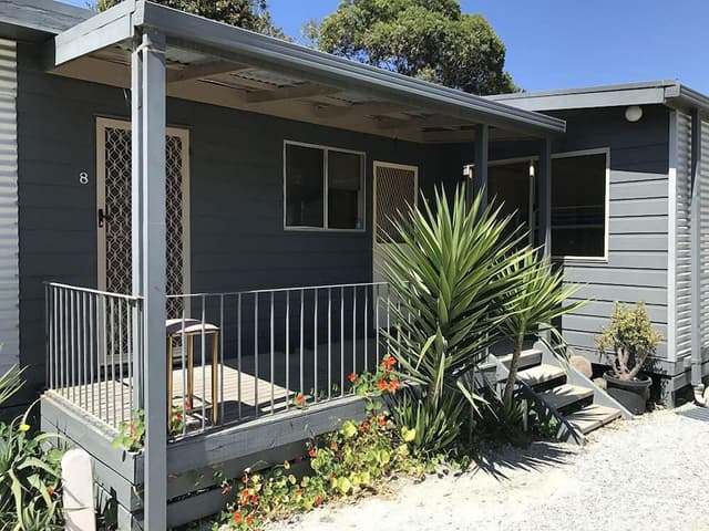 Beach Cabin Max 5