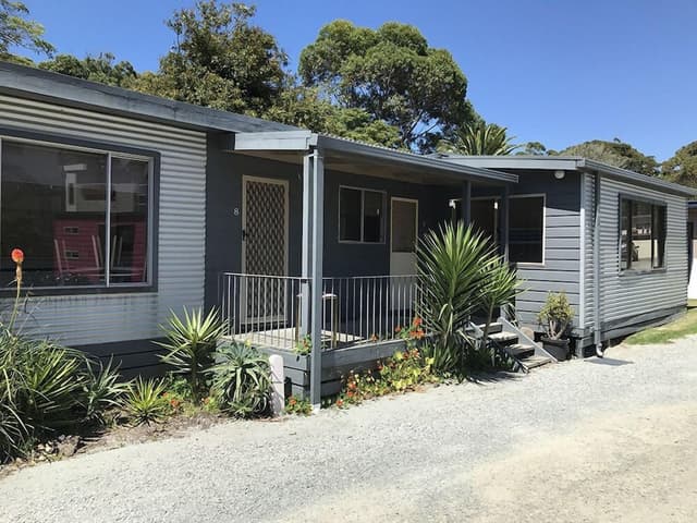 Beach Cabin Max 5