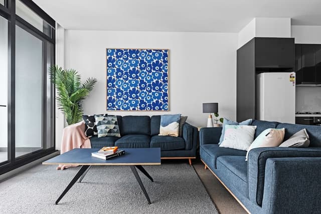 Lucy: 2 Bedroom Apartment with City View