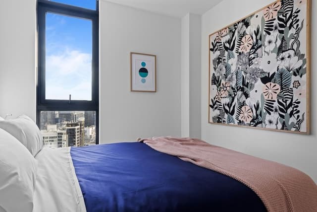 Lola: 2 Bedroom Comfort Apartment with City View