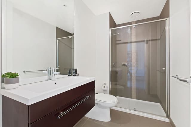 Lara: 2 Bedroom Apartment with City View