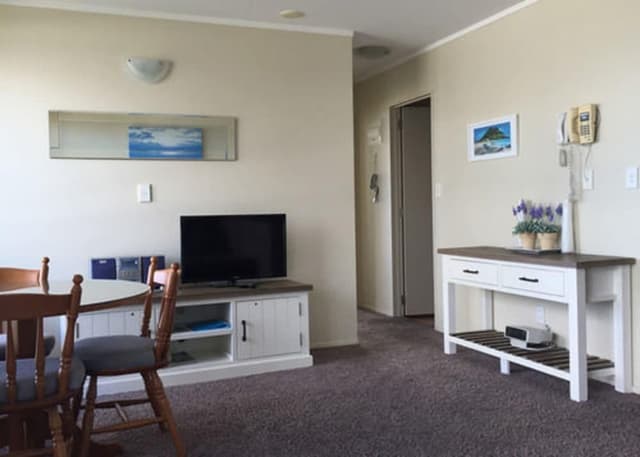 Two-Bedroom Apartment: Higher Floor
