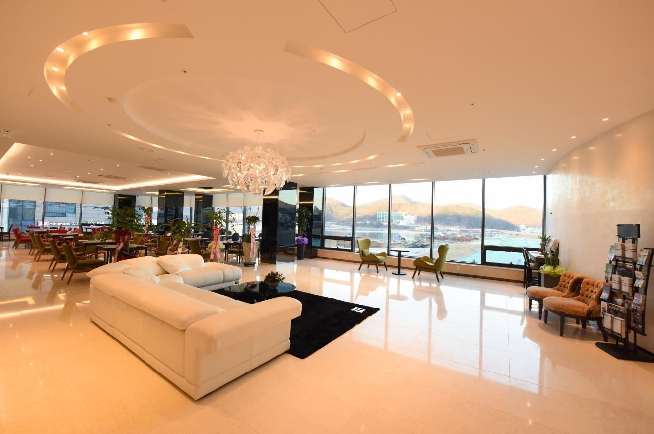 คอเจ อาร์ตนูโว สวีท โฮเต็ล (Geoje Artnouveau Suite Hotel)0