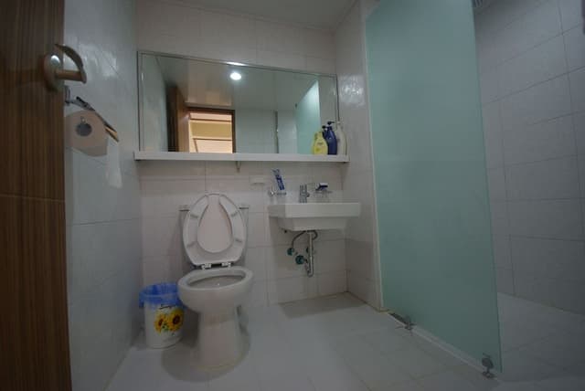 White Suite Room