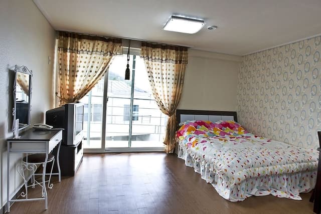 White Couple Room