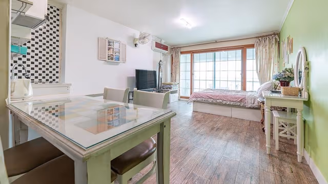Basic Room, 1 Bedroom (Sunshine)