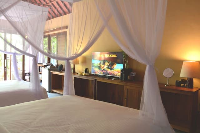 Family Suite, 2 Bedrooms, Refrigerator, Garden View
