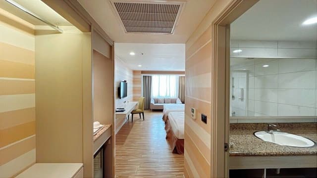 Family Quadruple Room, 2 Double Beds, Non Smoking