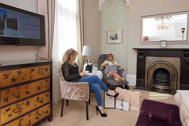 Superior Room (George Lansbury)