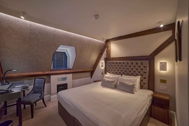 Classic Room (Lansbury)