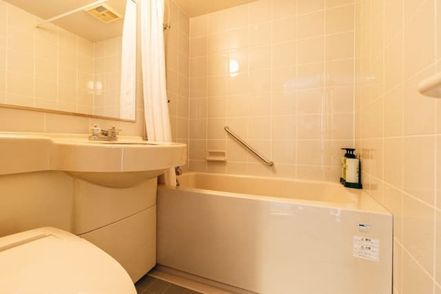 Semi Double Room (With bath) Non Smoking