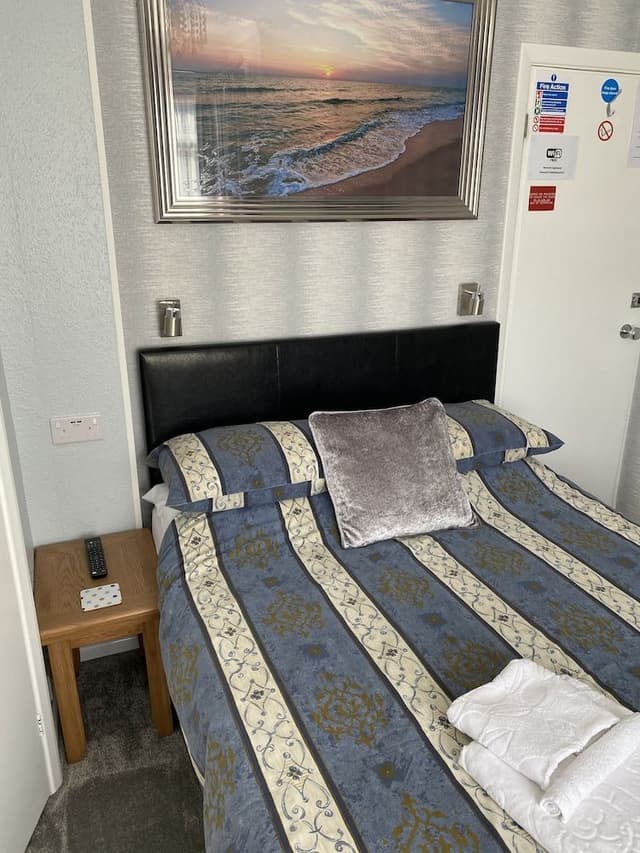 Basic Double Room, Ensuite