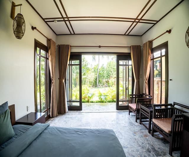 Deluxe Pool View King Room for 2 People