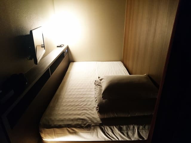 Business Single Room, Men only
