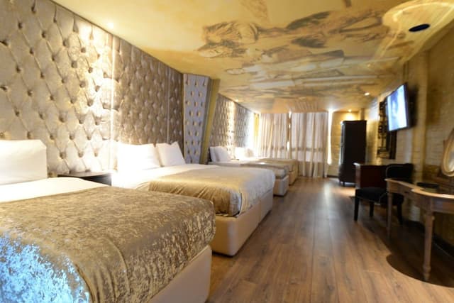 Luxury Room, Jetted Tub (sleeps 6)